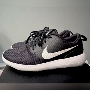Nike Women’s golf shoe 7.5